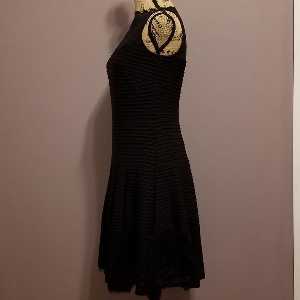 Dress - Picture 7 of 8